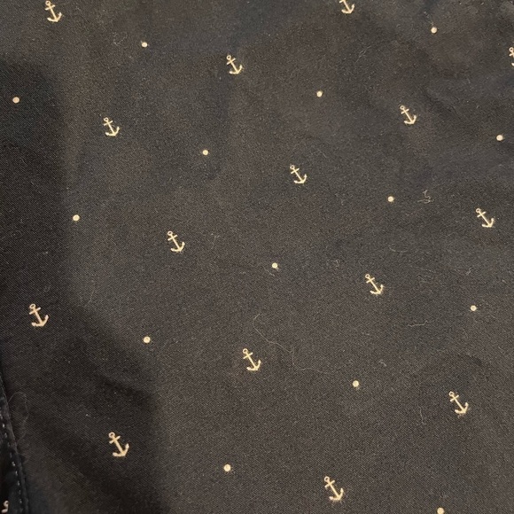 Nautica Women's Tailored Stretch Cotton Short with anchors. Size 8 - Picture 4 of 5